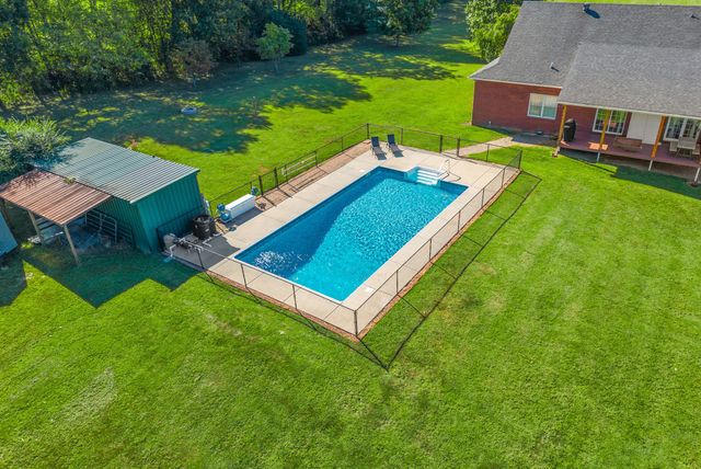 2175 Jim Taylor Rd, Woodlawn, TN 37191