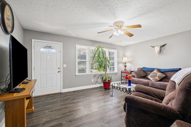 627 Ragsdale Rd, Manchester, TN 37355