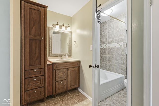2260 Rome Drive, Indianapolis, IN 46228