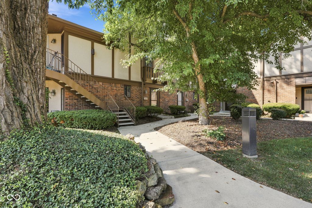 2260 Rome Drive, Indianapolis, IN 46228