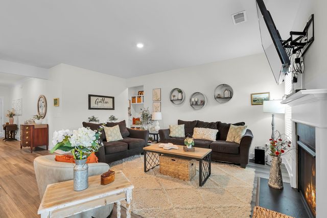 133 Hazelcroft Drive, Fountain Inn, SC 29644