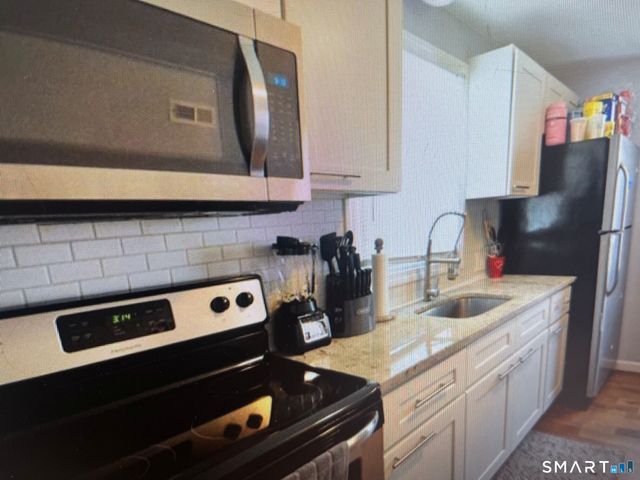 175 Alexander Drive, Bridgeport, CT 06606