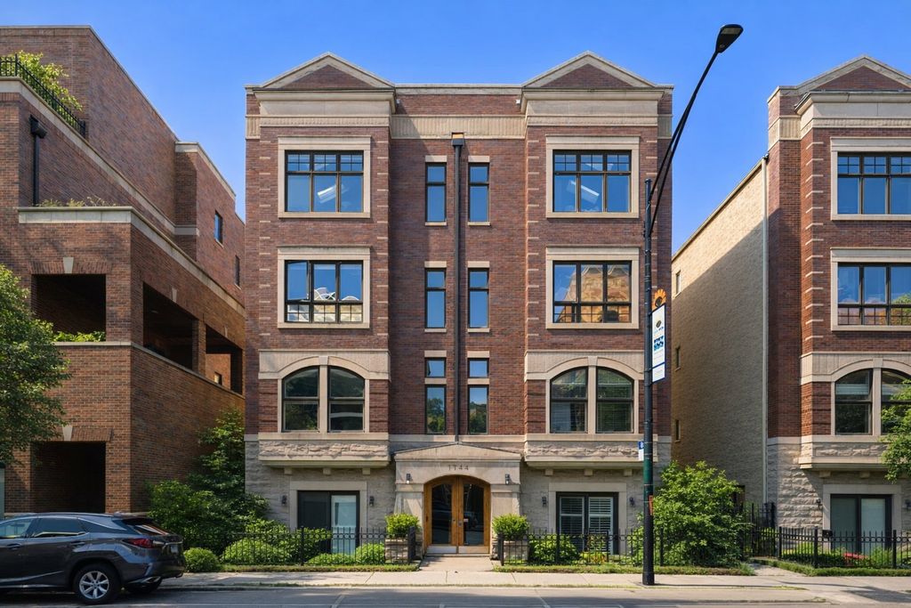 2842 N Halsted Street 3N, Chicago, IL 60657