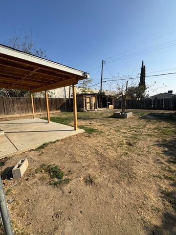 405 Lawson Road, Bakersfield, CA 93307