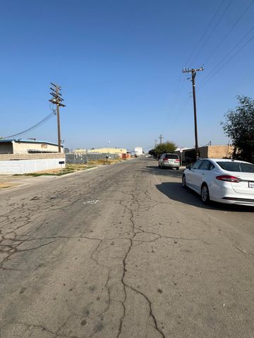 405 Lawson Road, Bakersfield, CA 93307