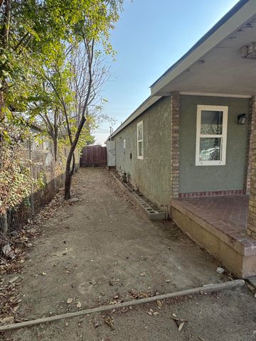 405 Lawson Road, Bakersfield, CA 93307