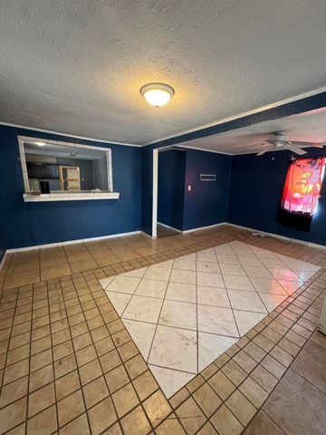 405 Lawson Road, Bakersfield, CA 93307