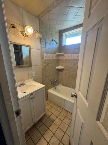 405 Lawson Road, Bakersfield, CA 93307