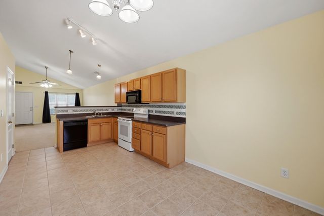 184 White Oak Trace, Lexington, KY 40511