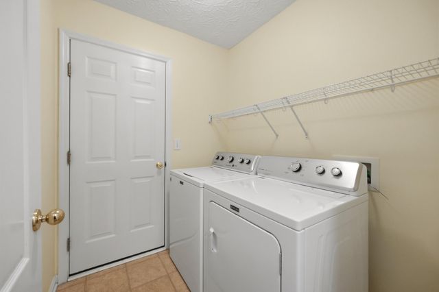 184 White Oak Trace, Lexington, KY 40511
