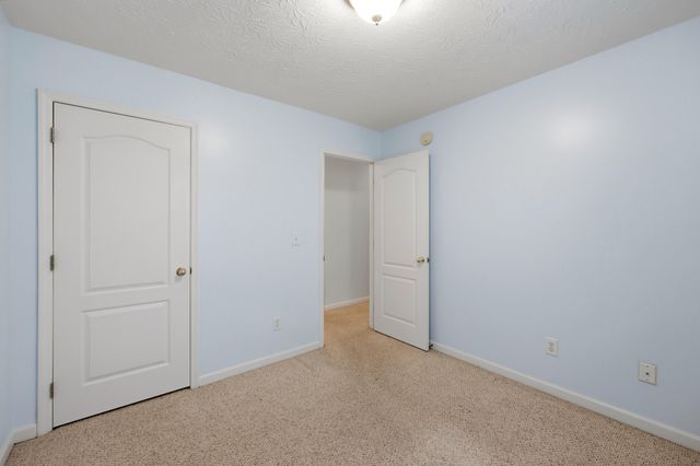 184 White Oak Trace, Lexington, KY 40511