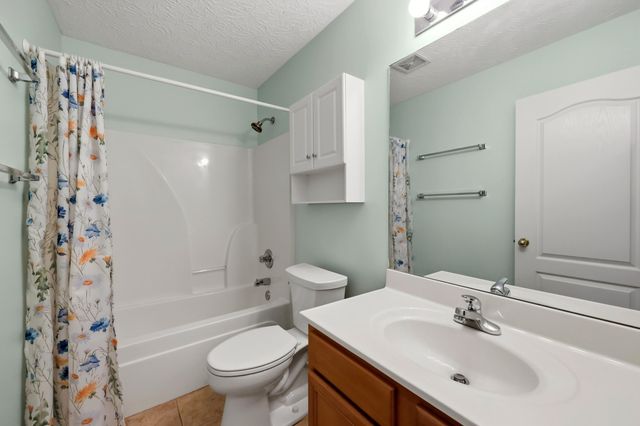 184 White Oak Trace, Lexington, KY 40511