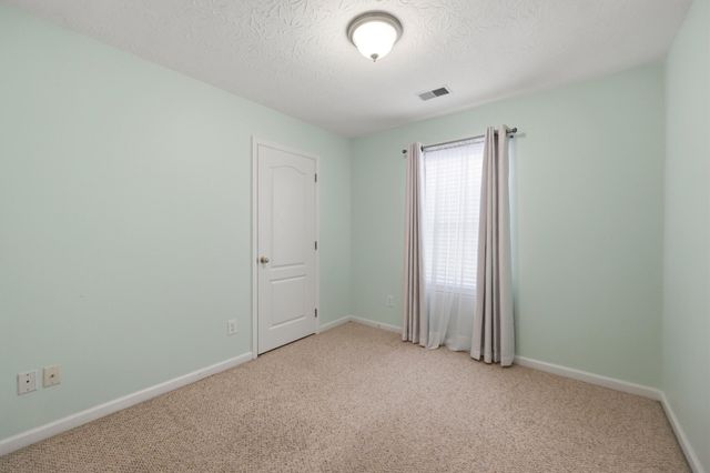 184 White Oak Trace, Lexington, KY 40511