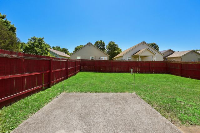 184 White Oak Trace, Lexington, KY 40511