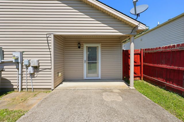 184 White Oak Trace, Lexington, KY 40511