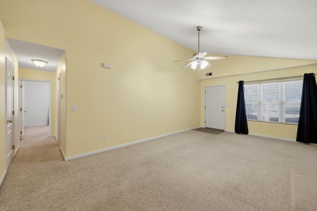 184 White Oak Trace, Lexington, KY 40511