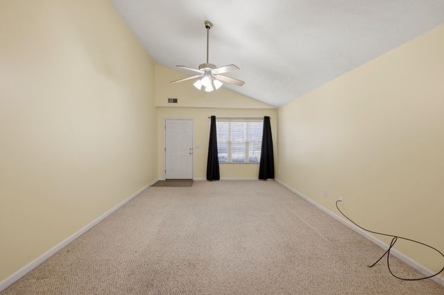 184 White Oak Trace, Lexington, KY 40511