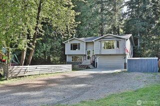 7806 Blakely Avenue, Clinton, WA 98236