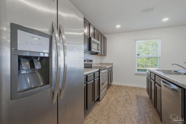 5894 Blackhorse Cir, Pensacola, FL 32526