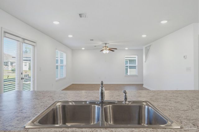 5894 Blackhorse Cir, Pensacola, FL 32526