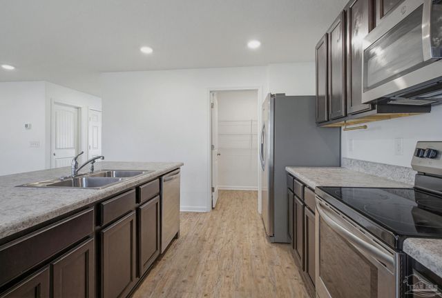 5894 Blackhorse Cir, Pensacola, FL 32526