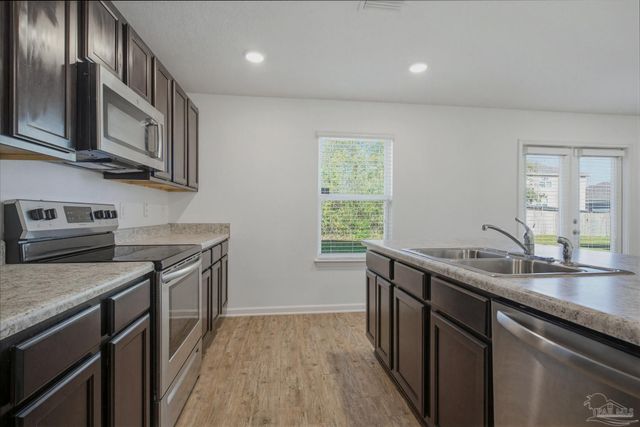 5894 Blackhorse Cir, Pensacola, FL 32526