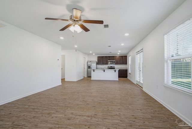 5894 Blackhorse Cir, Pensacola, FL 32526