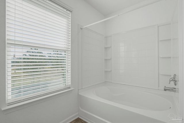 5894 Blackhorse Cir, Pensacola, FL 32526