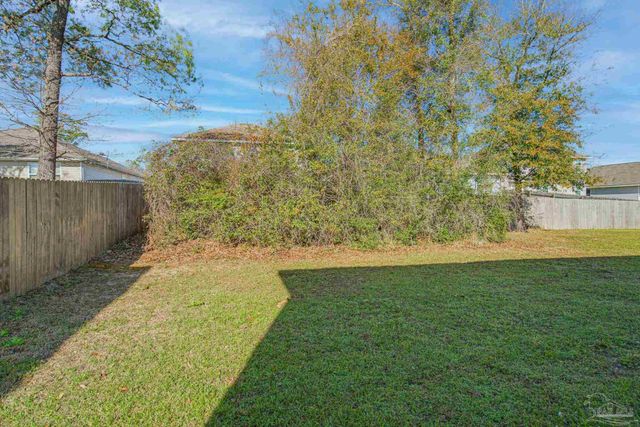 5894 Blackhorse Cir, Pensacola, FL 32526