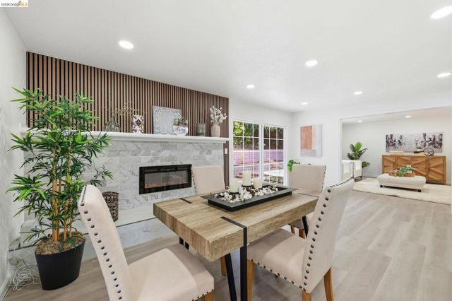 2090 Hillside Dr, San Leandro, CA 94577