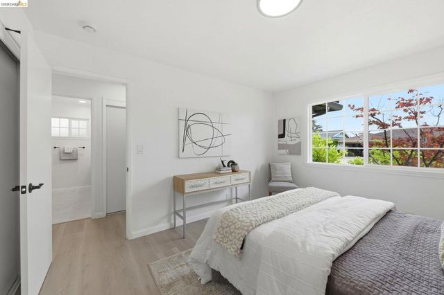 2090 Hillside Dr, San Leandro, CA 94577