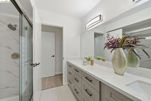 2090 Hillside Dr, San Leandro, CA 94577