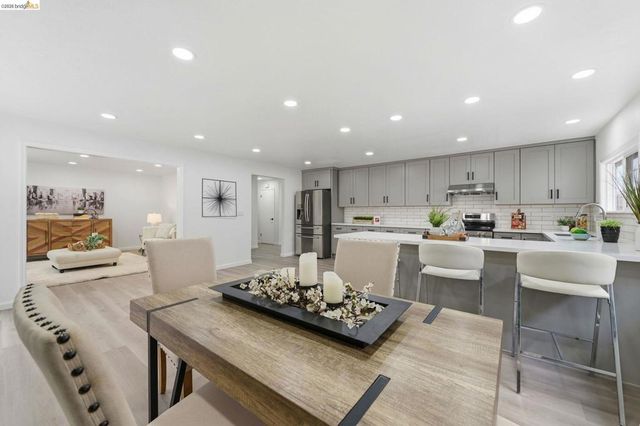 2090 Hillside Dr, San Leandro, CA 94577