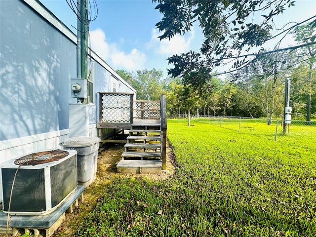 9012 Spruce Street, Hitchcock, TX 77563