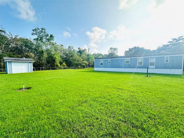 9012 Spruce Street, Hitchcock, TX 77563