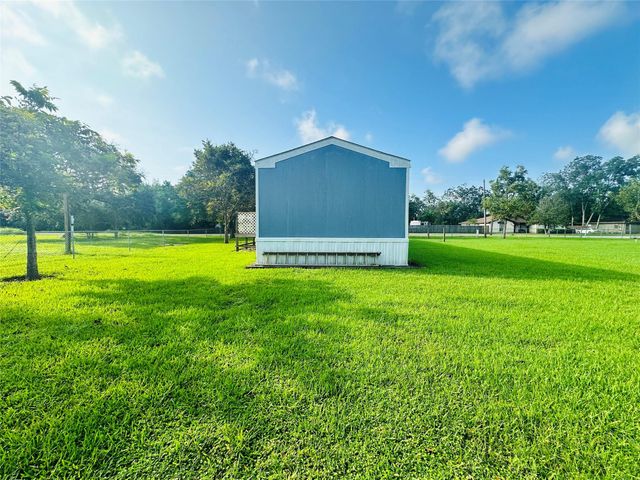 9012 Spruce Street, Hitchcock, TX 77563