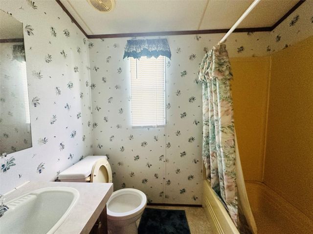 9012 Spruce Street, Hitchcock, TX 77563