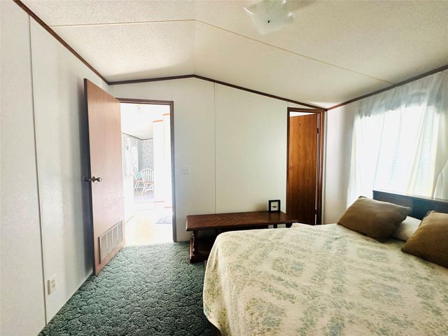 9012 Spruce Street, Hitchcock, TX 77563