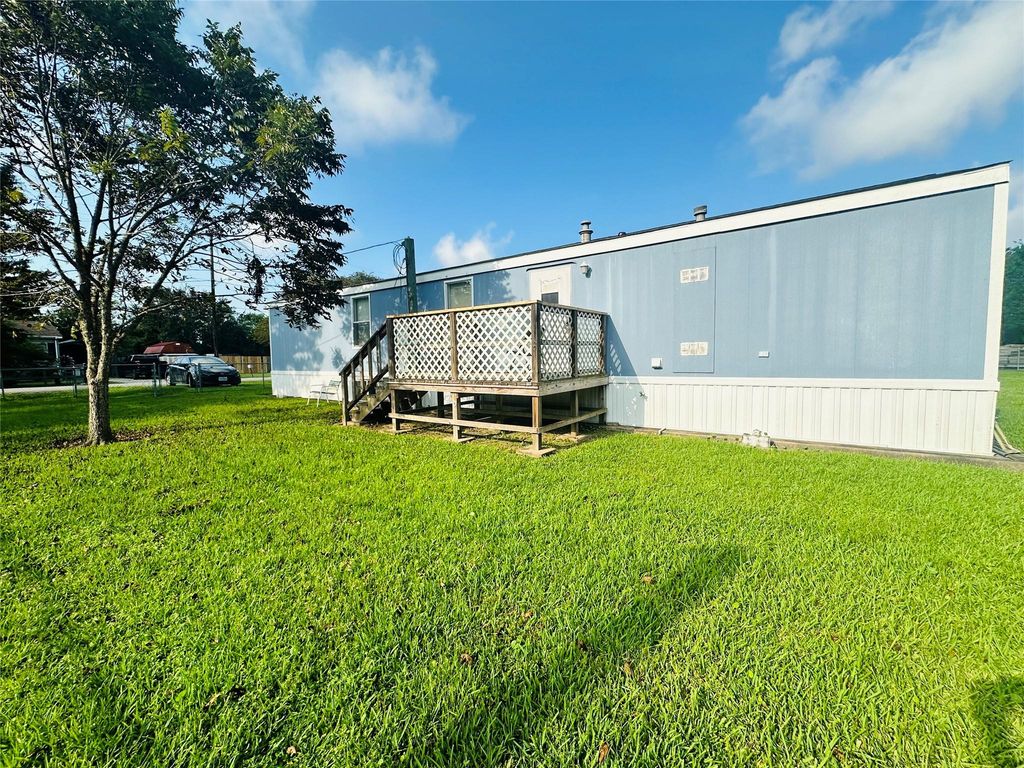 9012 Spruce Street, Hitchcock, TX 77563