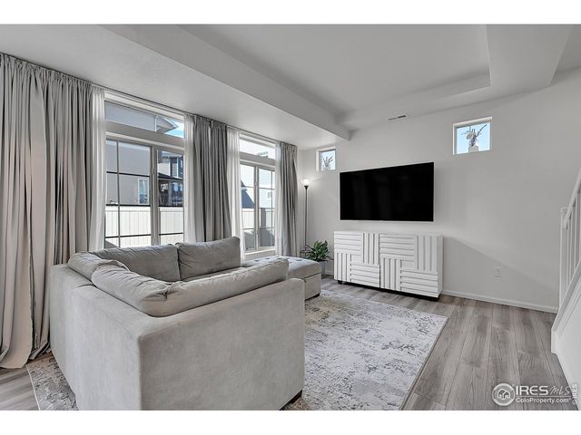 3576 Streamwood Dr, Johnstown, CO 80534