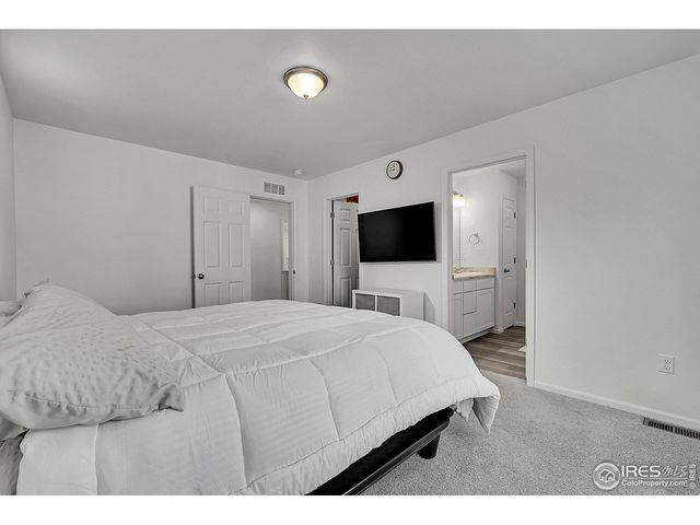 3576 Streamwood Dr, Johnstown, CO 80534