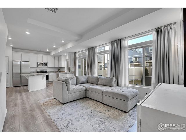 3576 Streamwood Dr, Johnstown, CO 80534