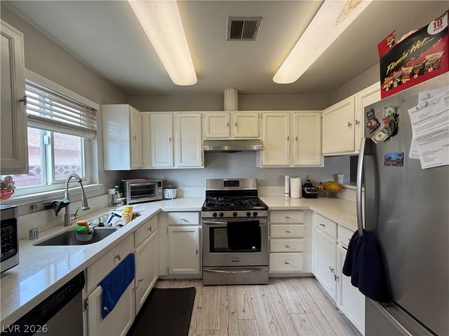 6929 Cherry Grove Avenue, Las Vegas, NV 89156