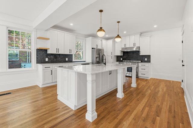 610 Russell St, Nashville, TN 37206