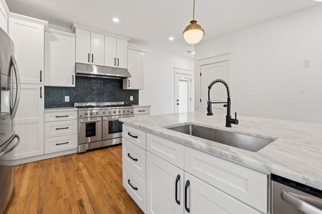 610 Russell St, Nashville, TN 37206