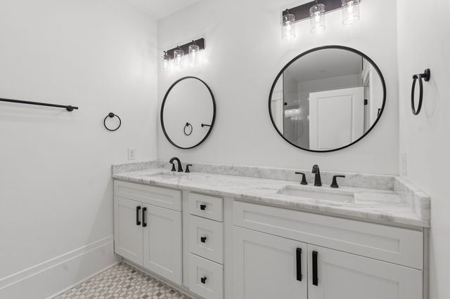 610 Russell St, Nashville, TN 37206