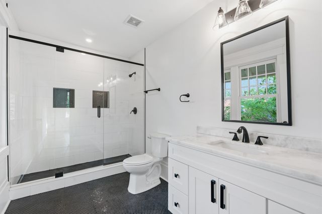 610 Russell St, Nashville, TN 37206