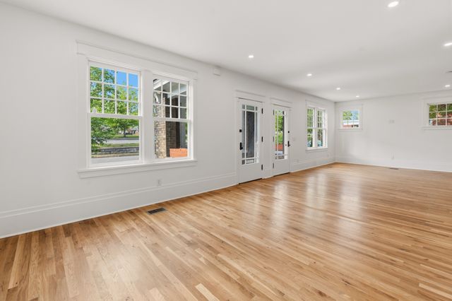 610 Russell St, Nashville, TN 37206