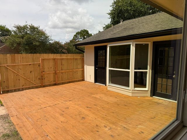 2227 Cherry Bend Dr, Houston, TX 77077