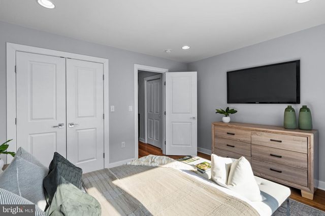 729 TASKER ST, Philadelphia, PA 19148